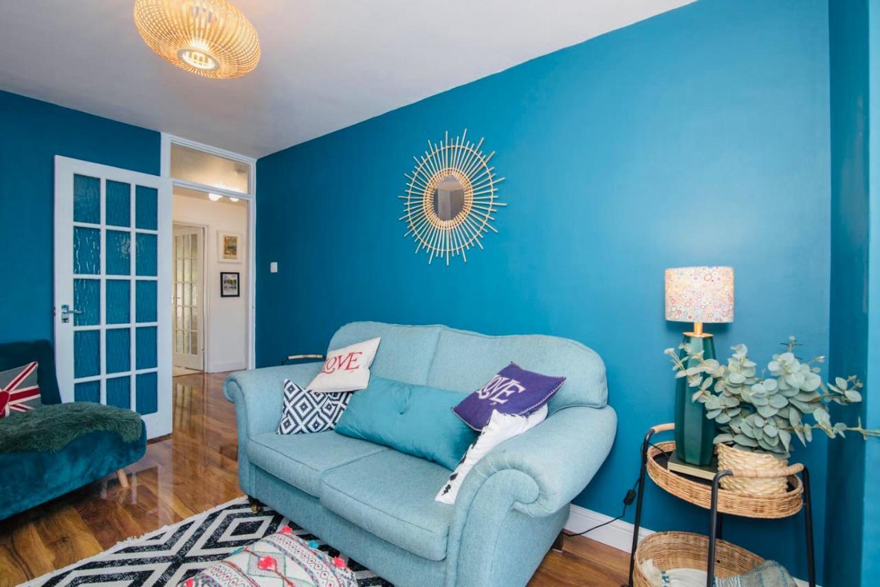 Aston Henry James Stunning One Bedroom Apartment In Royal Windsor Bagian luar foto