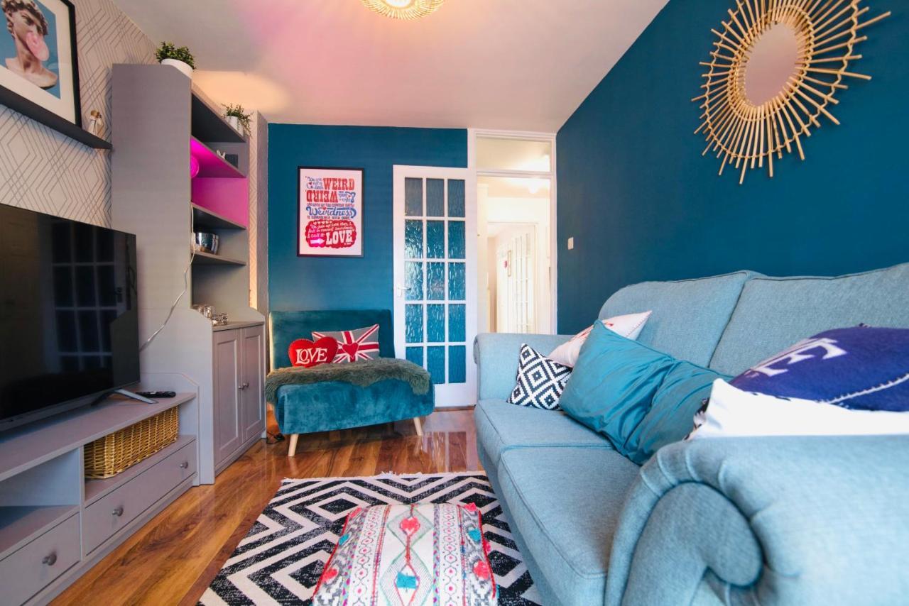 Aston Henry James Stunning One Bedroom Apartment In Royal Windsor Bagian luar foto